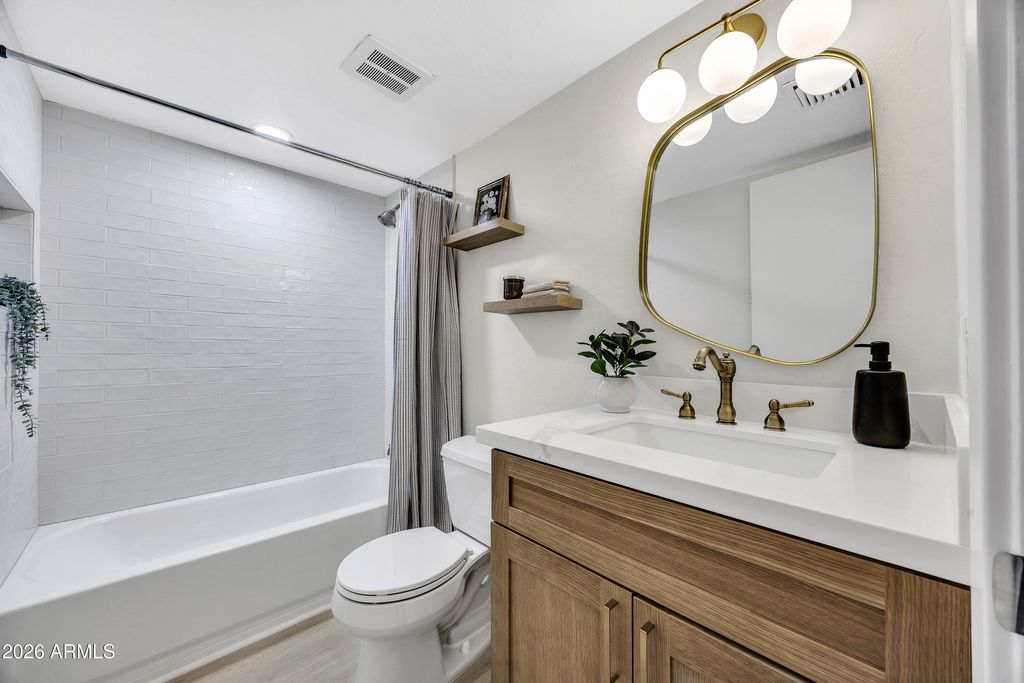 Image 12 of property listing at 5326 N 3RD Avenue, Phoenix, AZ 85013