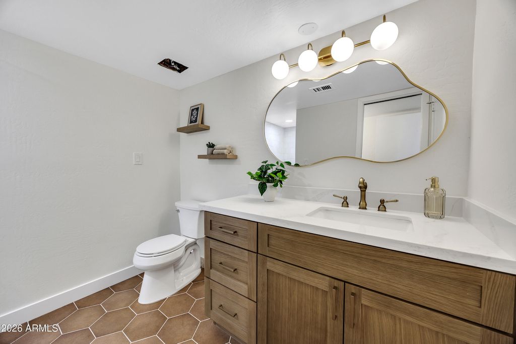 Image 18 of property listing at 5326 N 3RD Avenue, Phoenix, AZ 85013