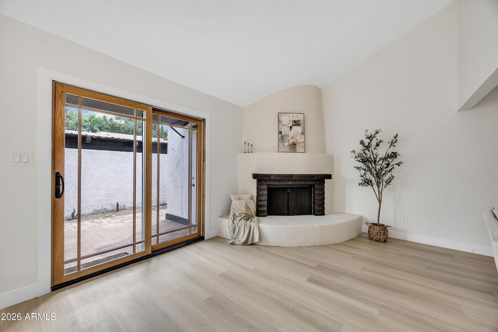 Image 5 of property listing at 5326 N 3RD Avenue, Phoenix, AZ 85013