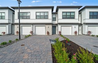 27899 Radiant CT, Bonita Springs, FL 34135