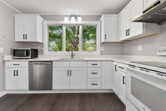 58 Lowell Road, Hudson, NH 03051