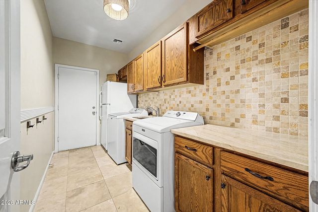 2094 E EBONY Drive, Chandler, AZ 85286