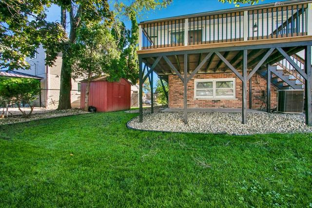 9248 S 89th Avenue, Hickory Hills, IL 60457