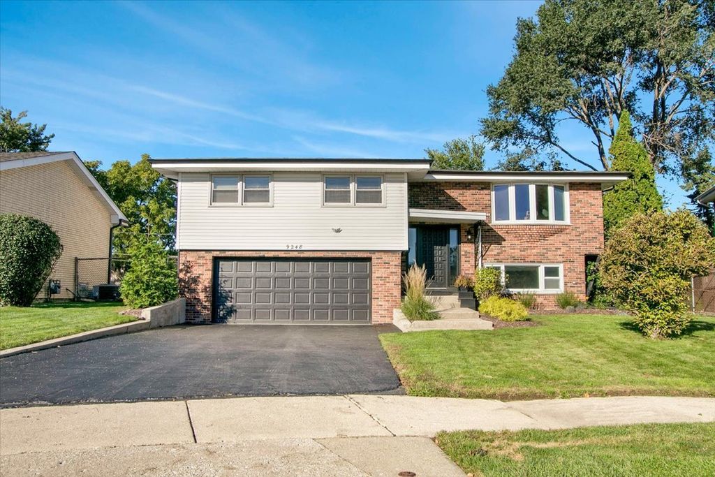 9248 S 89th Avenue, Hickory Hills, IL 60457 — photo 2
