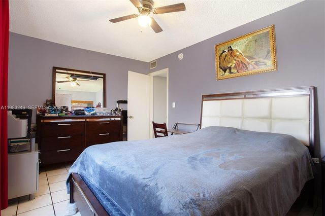 1530 SW 2nd St 405, Miami, FL 33135