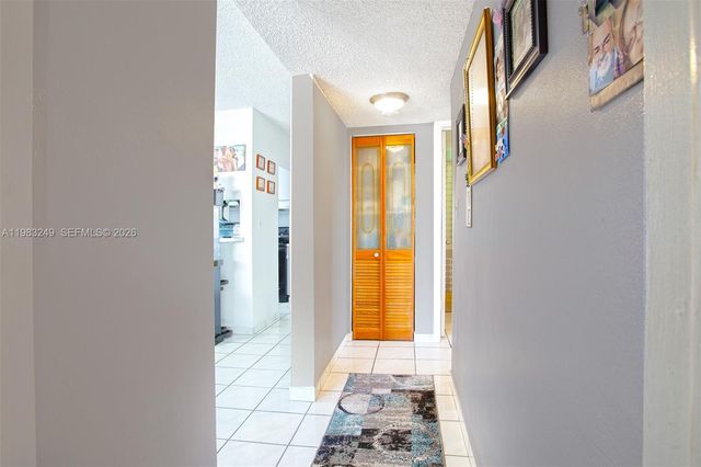 1530 SW 2nd St 405, Miami, FL 33135