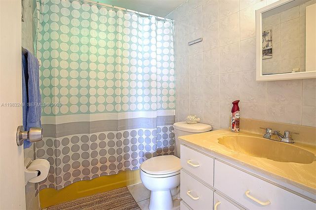 1530 SW 2nd St 405, Miami, FL 33135