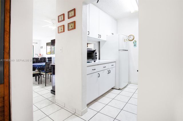 1530 SW 2nd St 405, Miami, FL 33135