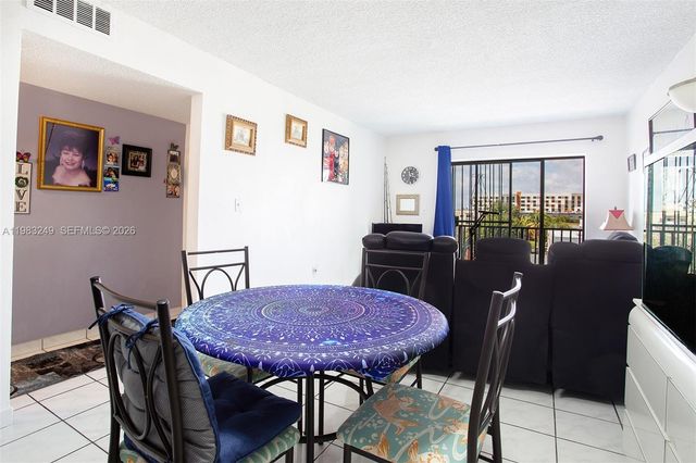 1530 SW 2nd St 405, Miami, FL 33135