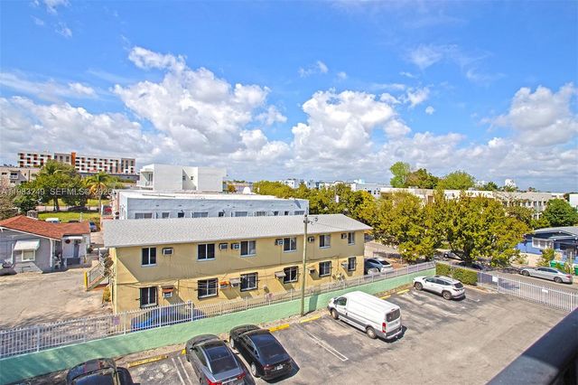 1530 SW 2nd St 405, Miami, FL 33135