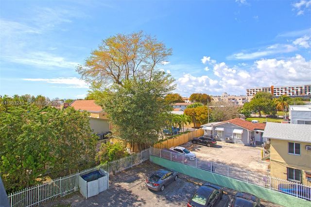 1530 SW 2nd St 405, Miami, FL 33135