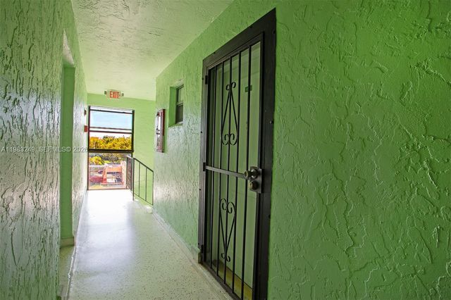 1530 SW 2nd St 405, Miami, FL 33135