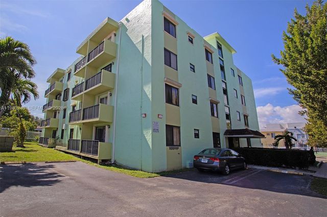 1530 SW 2nd St 405, Miami, FL 33135