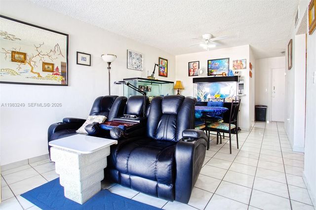 1530 SW 2nd St 405, Miami, FL 33135