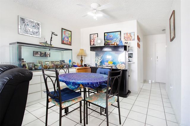 1530 SW 2nd St 405, Miami, FL 33135