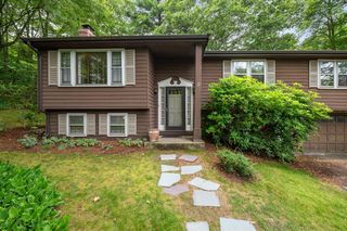 2 Browning Rd, Shrewsbury, MA 01545