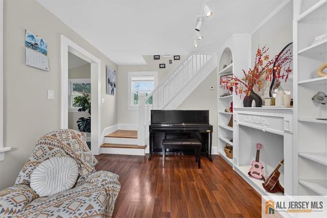 59 Lloyd Street, Edison, NJ 08817