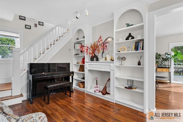 59 Lloyd Street, Edison, NJ 08817