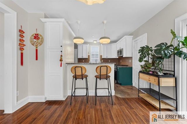 59 Lloyd Street, Edison, NJ 08817