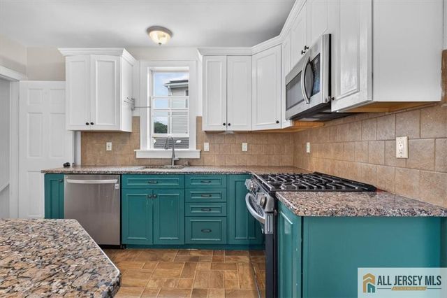 59 Lloyd Street, Edison, NJ 08817