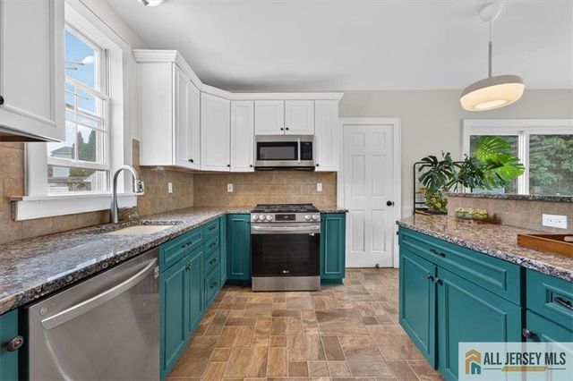59 Lloyd Street, Edison, NJ 08817