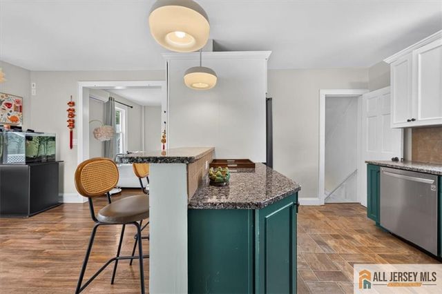 59 Lloyd Street, Edison, NJ 08817