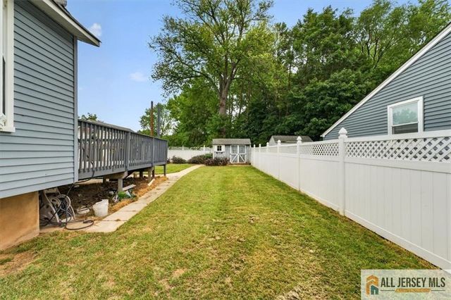 59 Lloyd Street, Edison, NJ 08817