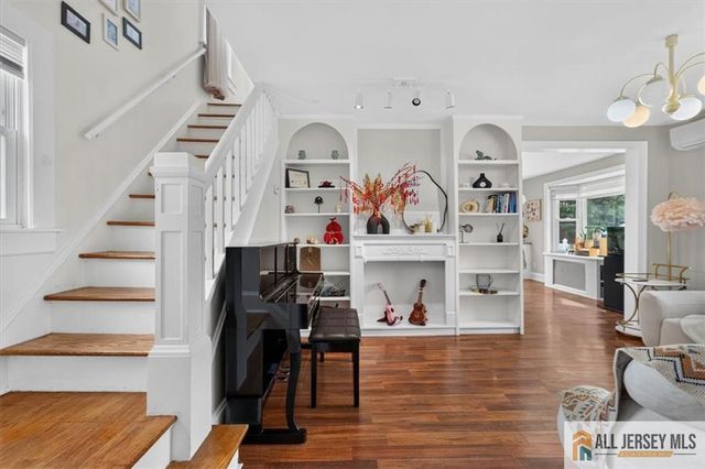 59 Lloyd Street, Edison, NJ 08817