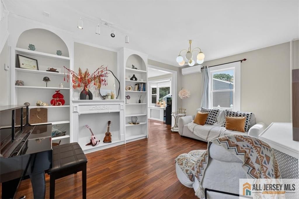 59 Lloyd Street, Edison, NJ 08817