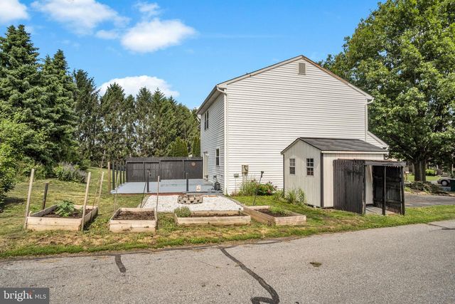 37 BRIAN DR, Carlisle, PA 17015
