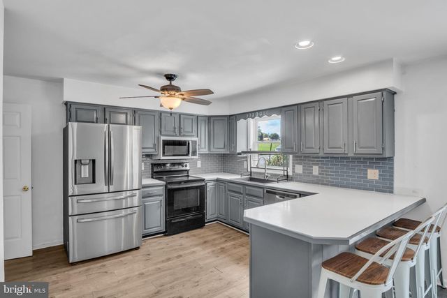 37 BRIAN DR, Carlisle, PA 17015