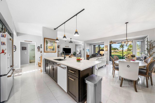 8057 Aberdeen Drive 102, Boynton Beach, FL 33472