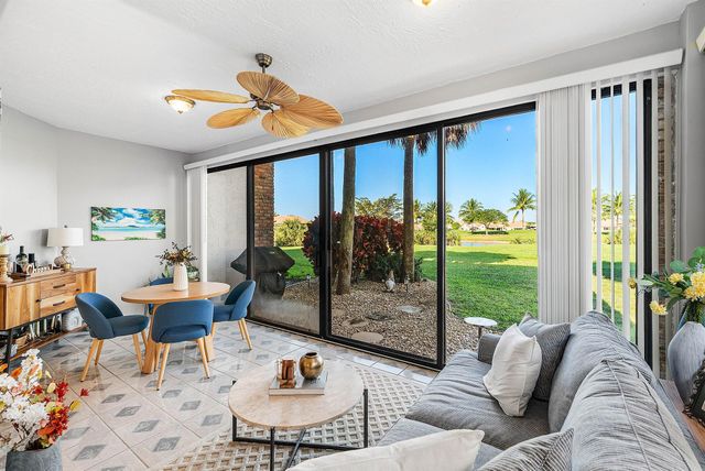 8057 Aberdeen Drive 102, Boynton Beach, FL 33472