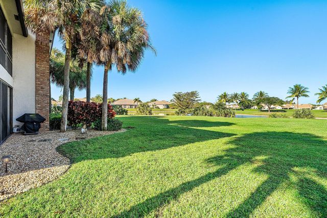 8057 Aberdeen Drive 102, Boynton Beach, FL 33472