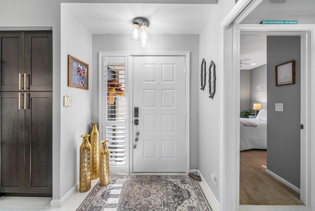 8057 Aberdeen Drive 102, Boynton Beach, FL 33472