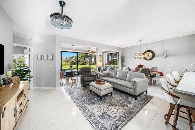 8057 Aberdeen Drive 102, Boynton Beach, FL 33472