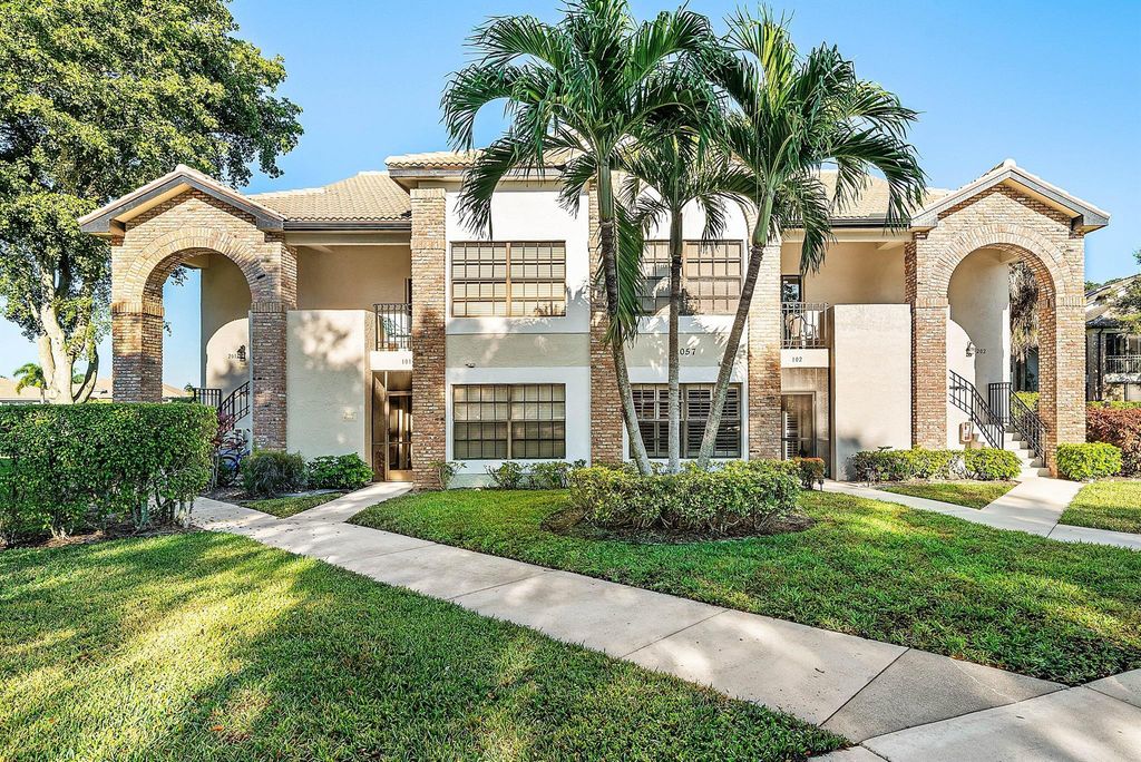 8057 Aberdeen Drive 102, Boynton Beach, FL 33472