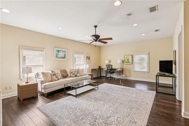 234 McIntosh Ave, St Simons Island, GA 31522