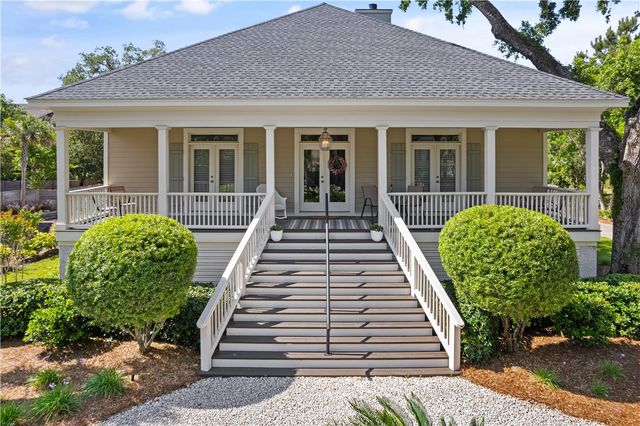234 McIntosh Ave, St Simons Island, GA 31522