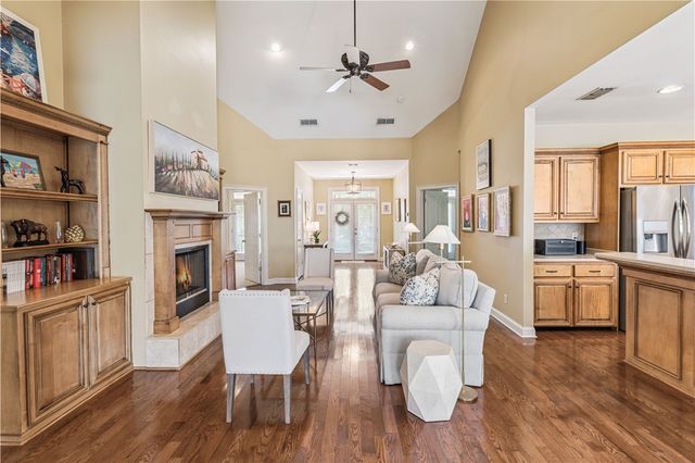 234 McIntosh Ave, St Simons Island, GA 31522