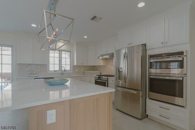 7 Sycamore Way, Warren Twp., NJ 07059