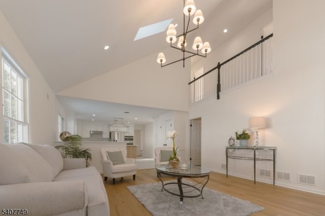 7 Sycamore Way, Warren Twp., NJ 07059