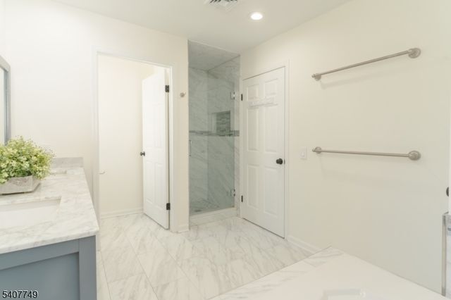 7 Sycamore Way, Warren Twp., NJ 07059