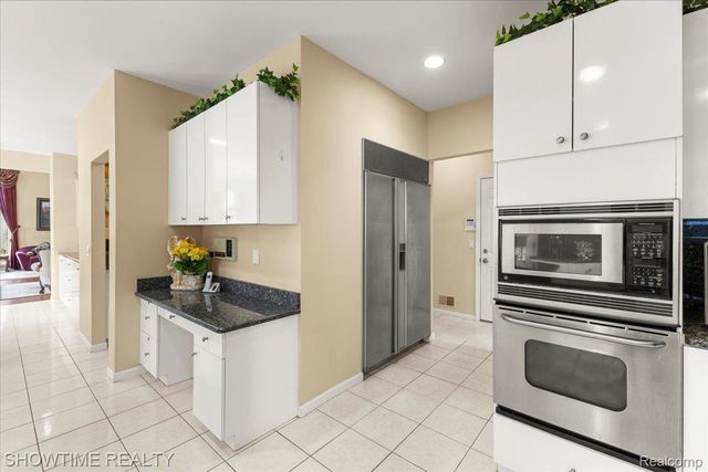 13676 Timberwyck Drive, Shelby Charter Township, MI 48315