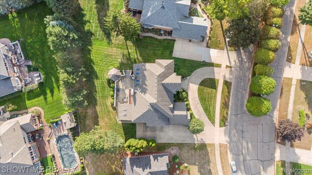 13676 Timberwyck Drive, Shelby Charter Township, MI 48315