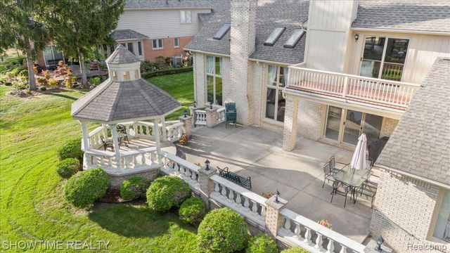 13676 Timberwyck Drive, Shelby Charter Township, MI 48315