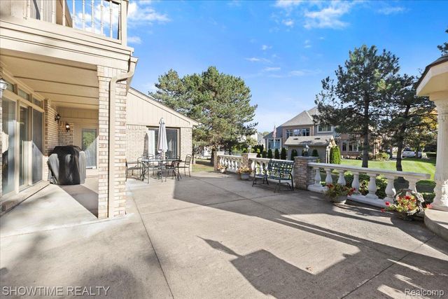 13676 Timberwyck Drive, Shelby Charter Township, MI 48315