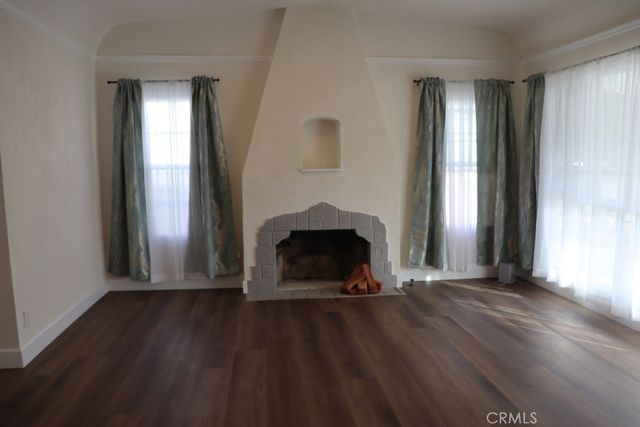 1917 W 74th, Los Angeles, CA 90047