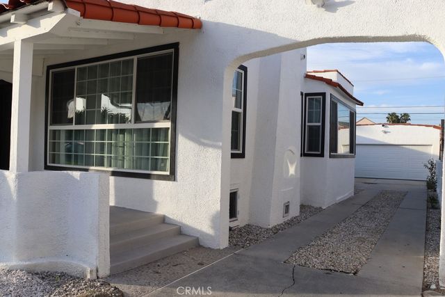 1917 W 74th, Los Angeles, CA 90047