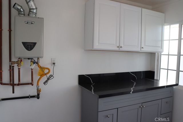 1917 W 74th, Los Angeles, CA 90047